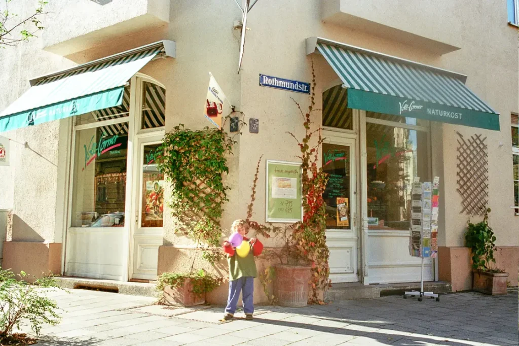 Paul Pfaff als Kind vor dem ersten VollCorner
