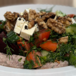 Bohnencreme mit Salat